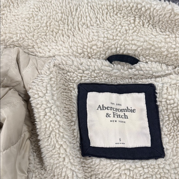 Abercrombie & Fitch Dark Blue Coat with Cream Lining - Picture 12 of 12